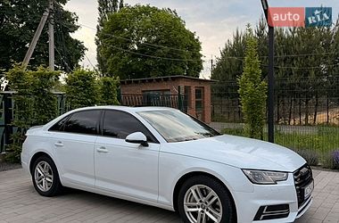 Седан Audi A4 2016 в Луцке