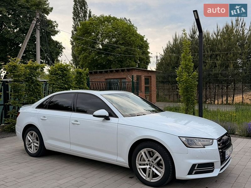 Седан Audi A4 2016 в Луцке