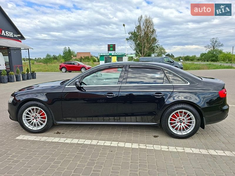 Седан Audi A4 2012 в Яворове