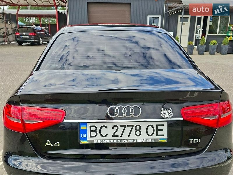 Седан Audi A4 2012 в Яворове