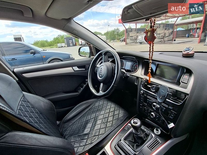 Седан Audi A4 2012 в Яворове
