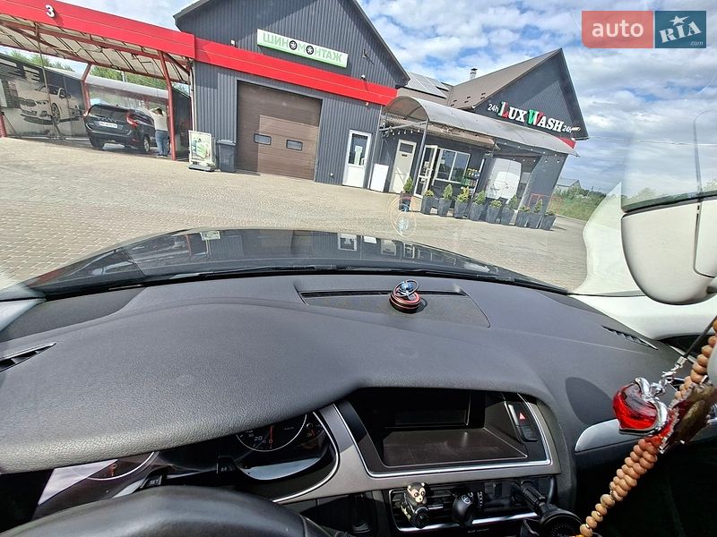 Седан Audi A4 2012 в Яворове