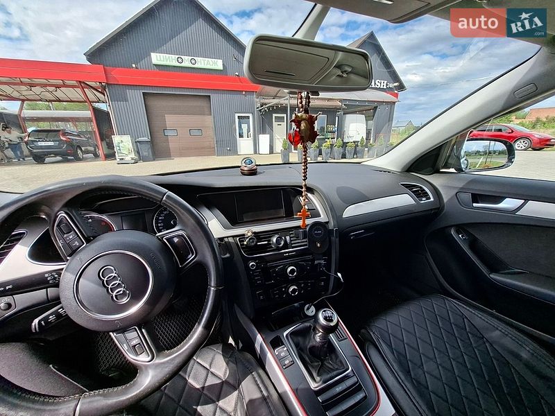 Седан Audi A4 2012 в Яворове