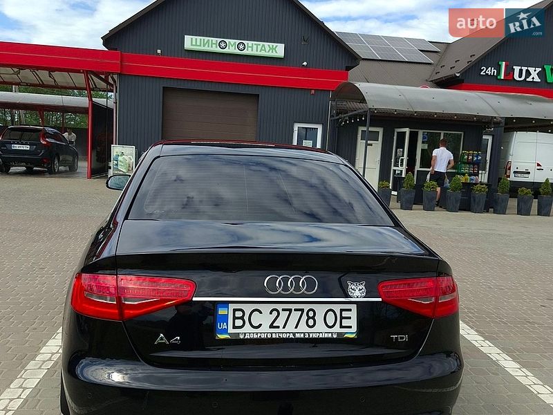 Седан Audi A4 2012 в Яворове