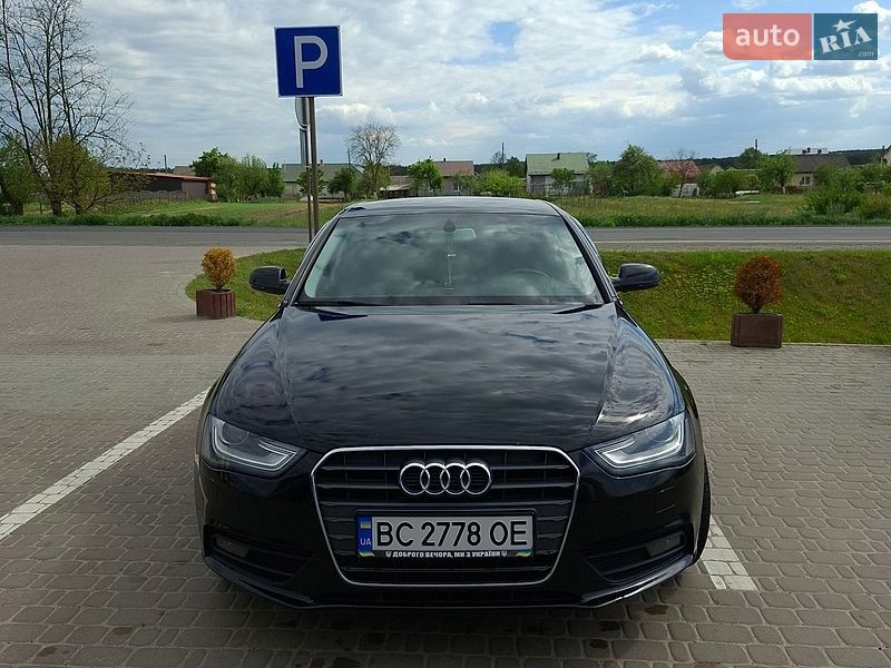 Седан Audi A4 2012 в Яворове