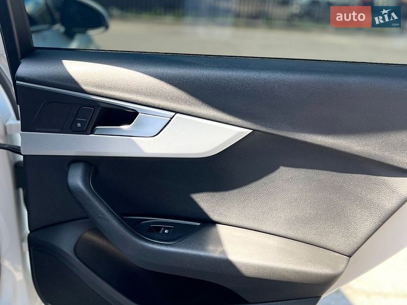 Седан Audi A4 2016 в Харкові