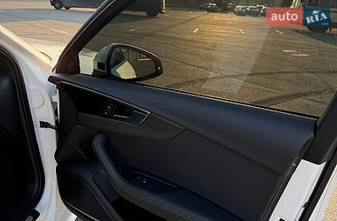 Седан Audi A4 2022 в Дніпрі