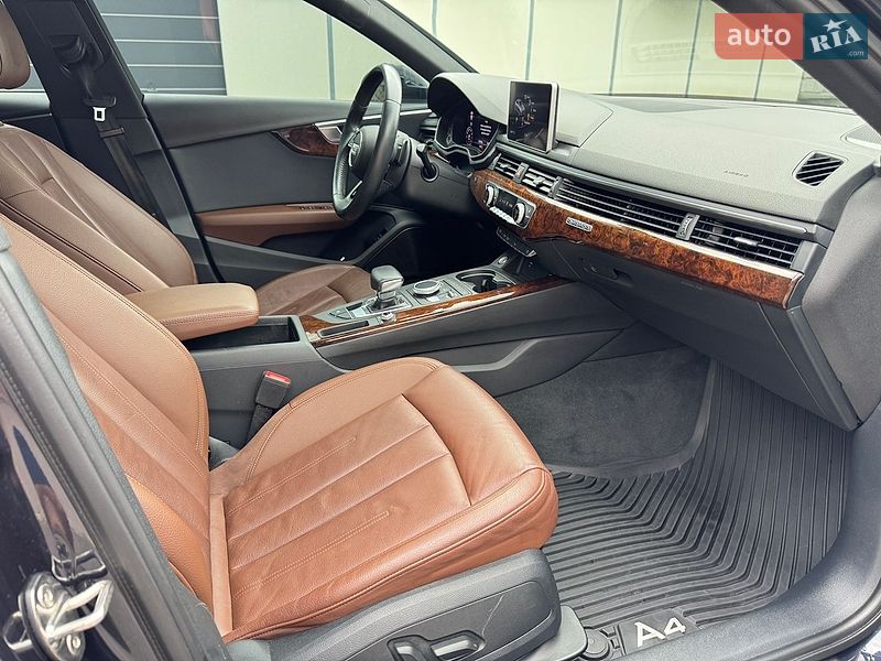 Седан Audi A4 2018 в Ровно
