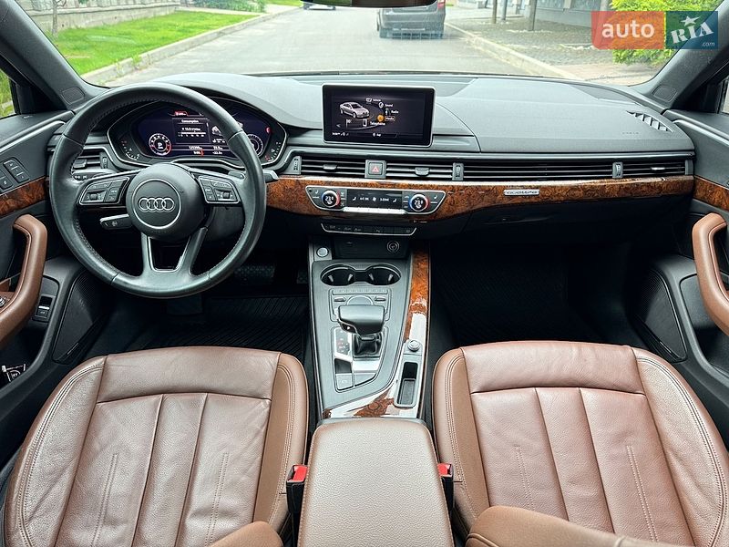 Седан Audi A4 2018 в Ровно