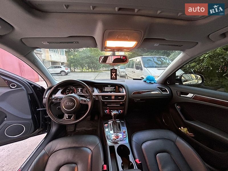 Седан Audi A4 2014 в Ивано-Франковске