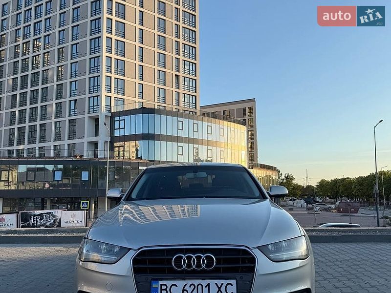 Седан Audi A4 2013 в Львові