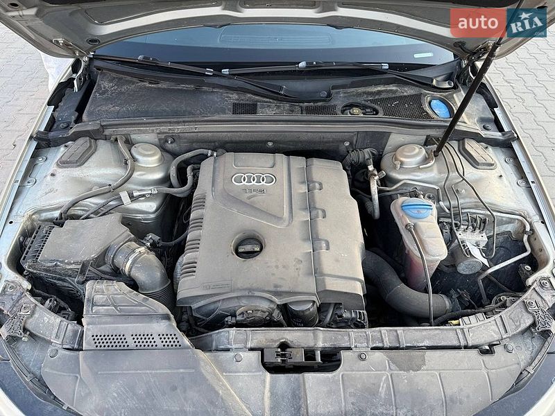 Седан Audi A4 2013 в Львові