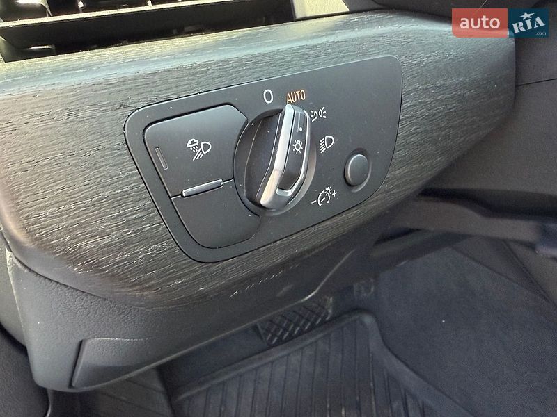 Седан Audi A4 2019 в Киеве