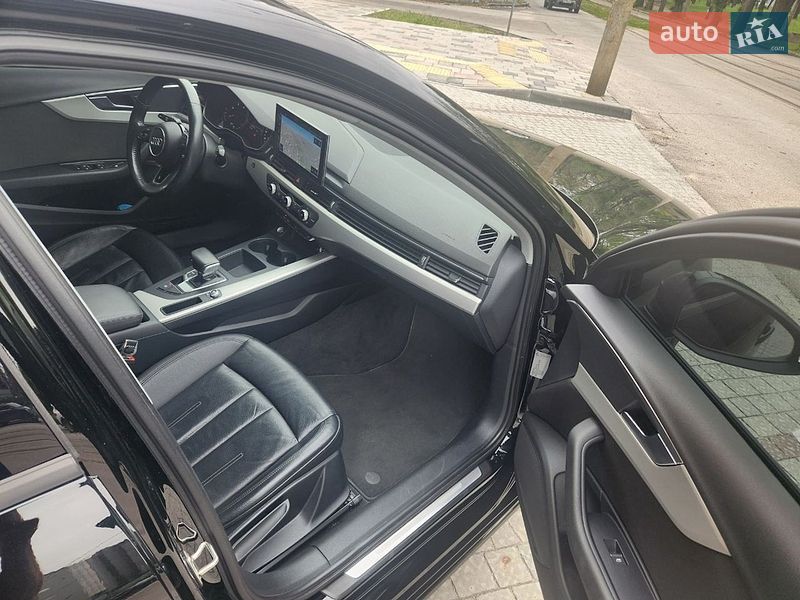 Седан Audi A4 2020 в Запоріжжі