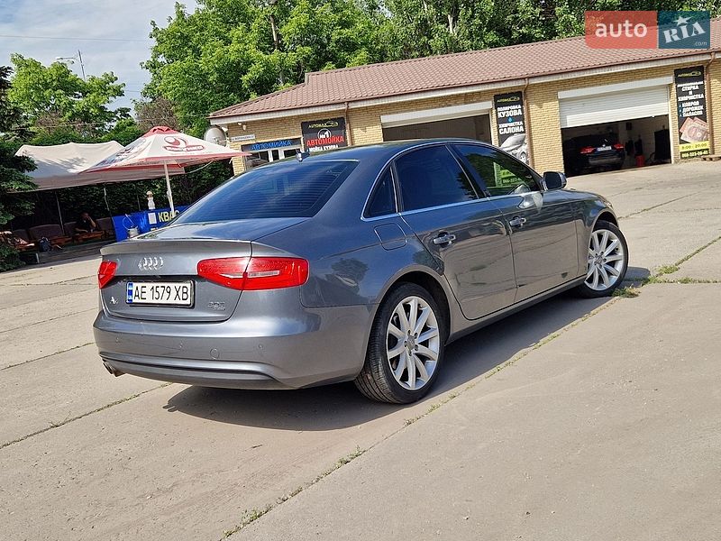 Седан Audi A4 2012 в Дніпрі