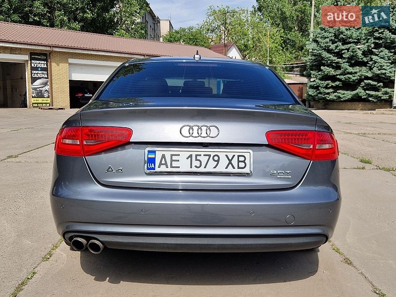 Седан Audi A4 2012 в Дніпрі