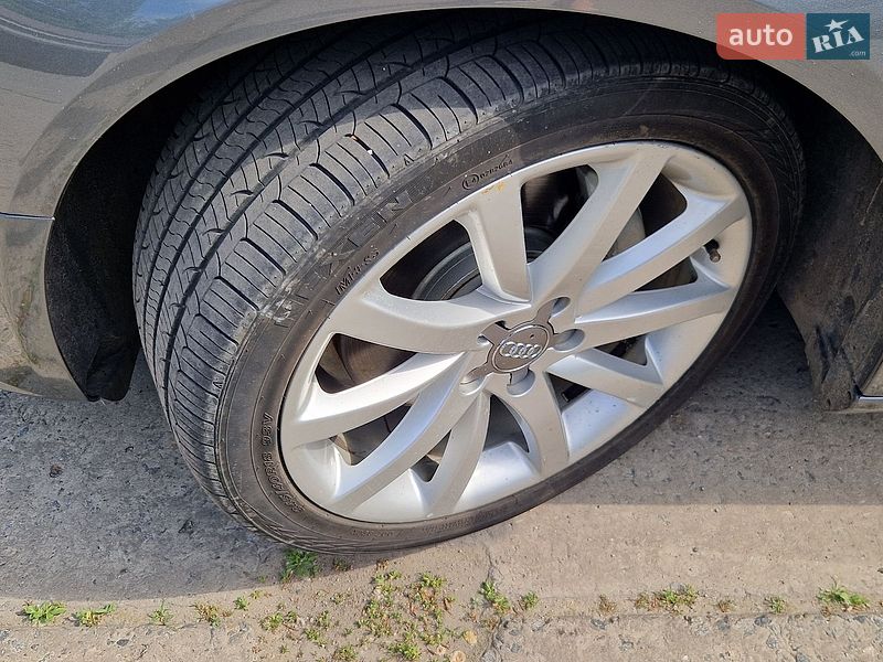 Седан Audi A4 2012 в Дніпрі