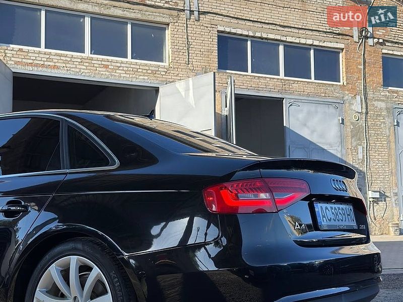Седан Audi A4 2012 в Луцьку