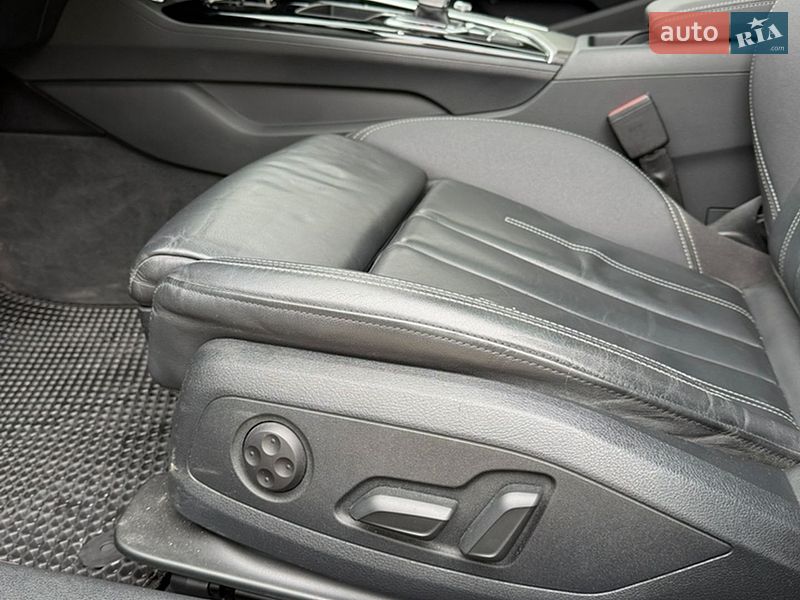 Седан Audi A4 2020 в Івано-Франківську