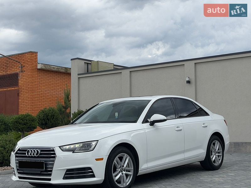Седан Audi A4 2017 в Одесі