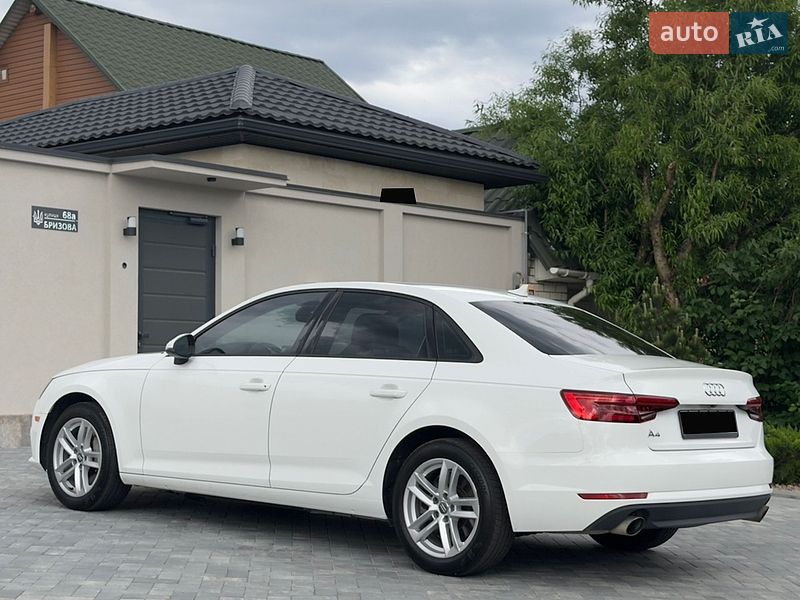 Седан Audi A4 2017 в Одесі