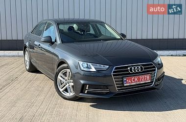 Седан Audi A4 2016 в Чернівцях