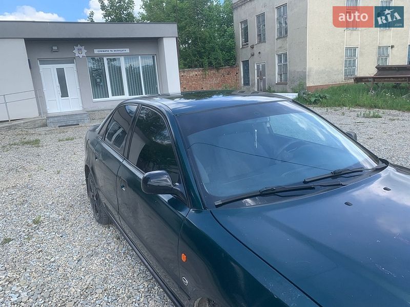 Седан Audi A4 1996 в Надвірній