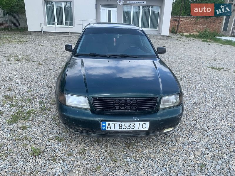 Седан Audi A4 1996 в Надвірній