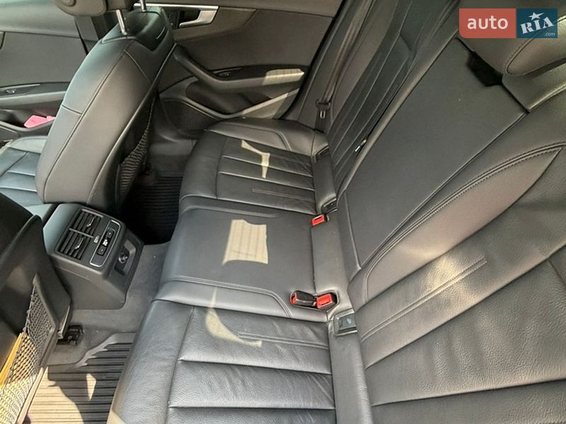 Седан Audi A4 2018 в Харькове