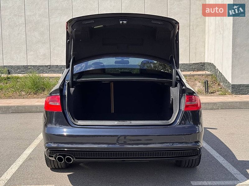 Седан Audi A4 2014 в Києві