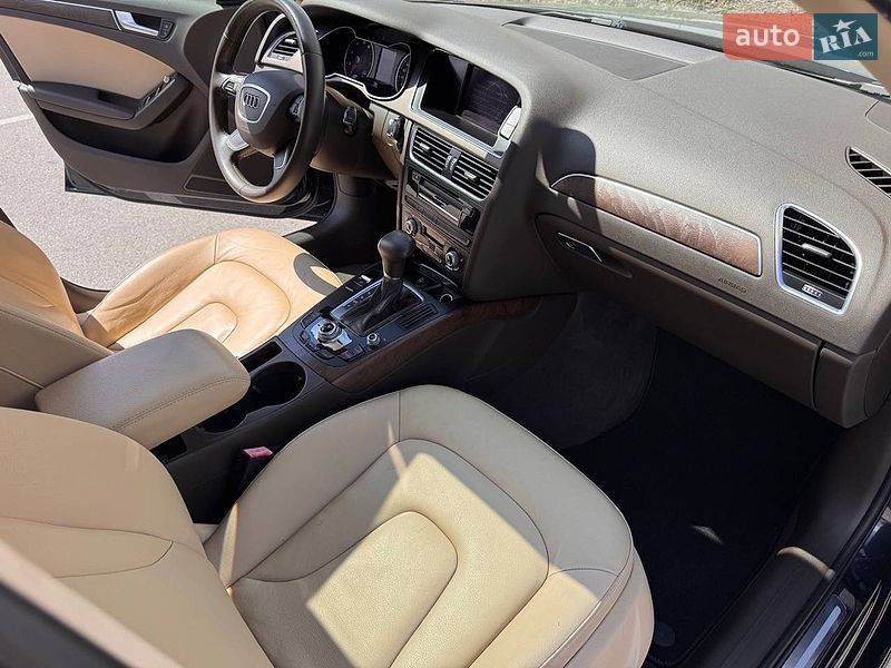 Седан Audi A4 2014 в Киеве