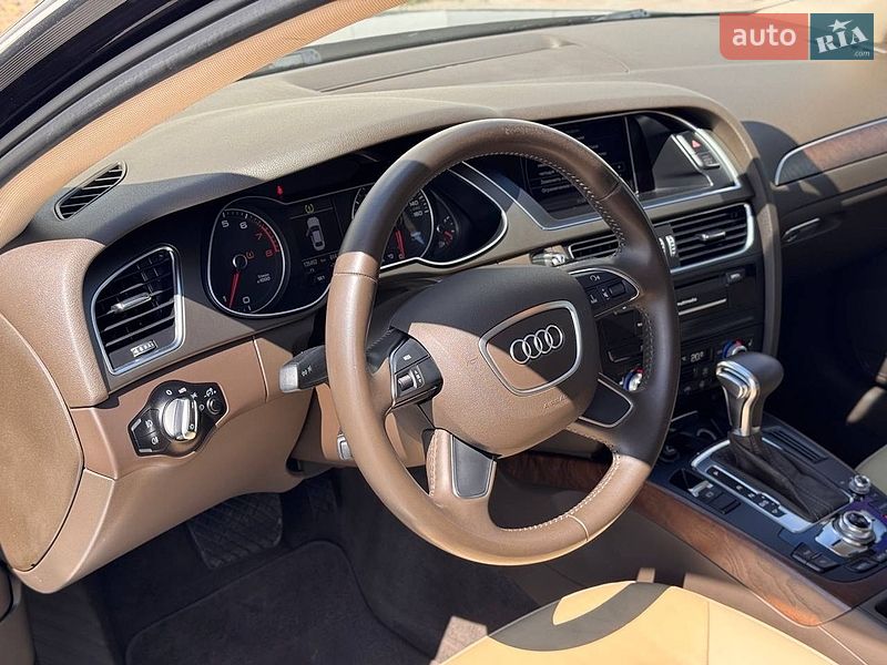 Седан Audi A4 2014 в Киеве
