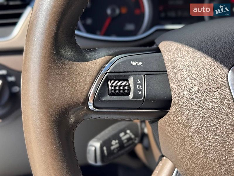 Седан Audi A4 2014 в Киеве