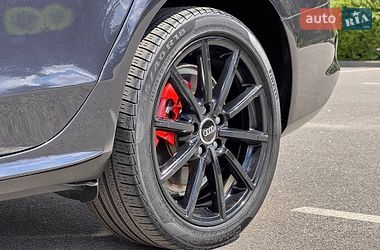 Седан Audi A4 2014 в Києві