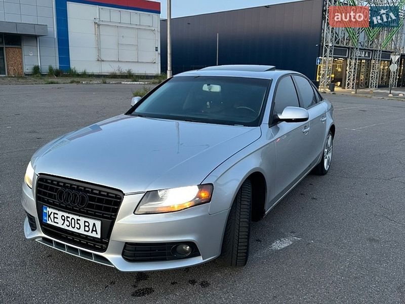 Седан Audi A4 2011 в Чернігові