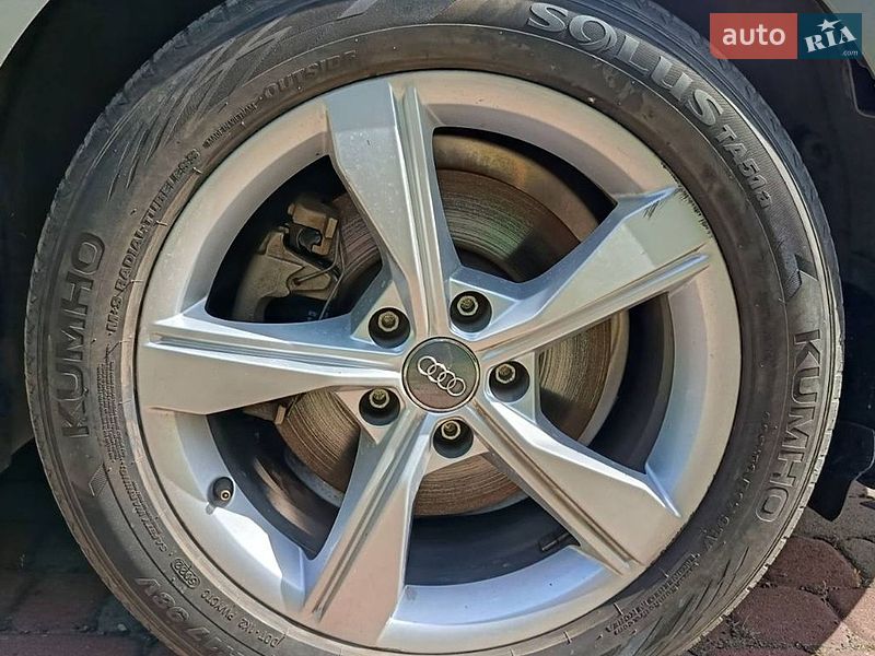 Седан Audi A4 2019 в Киеве