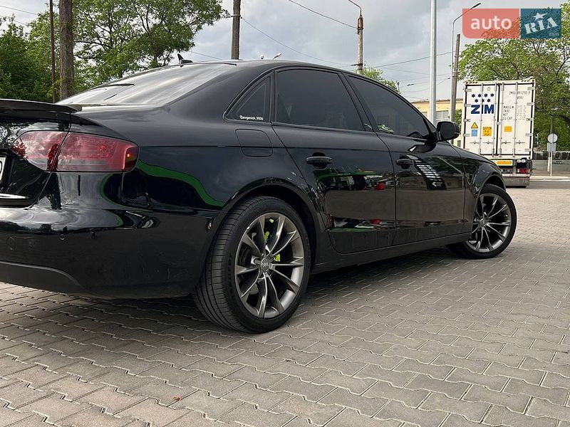 Седан Audi A4 2011 в Одессе