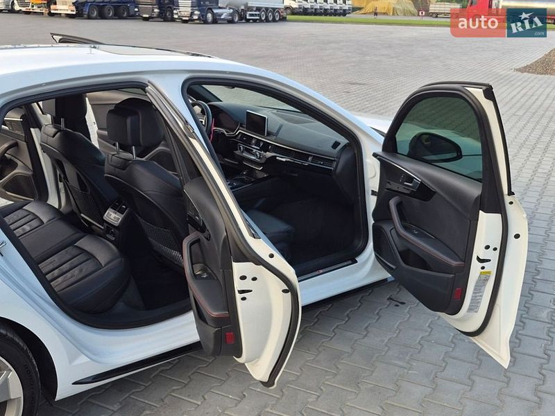 Седан Audi A4 2018 в Дніпрі