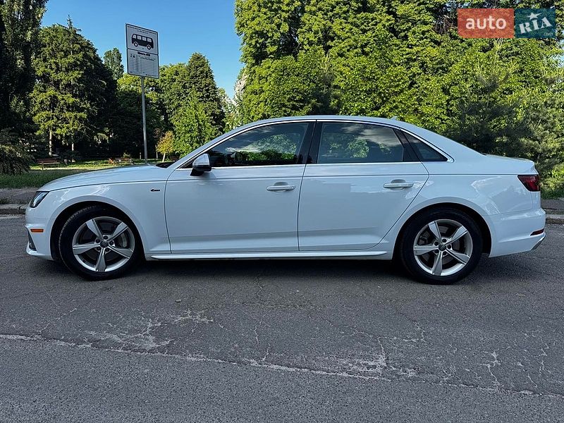 Седан Audi A4 2018 в Києві