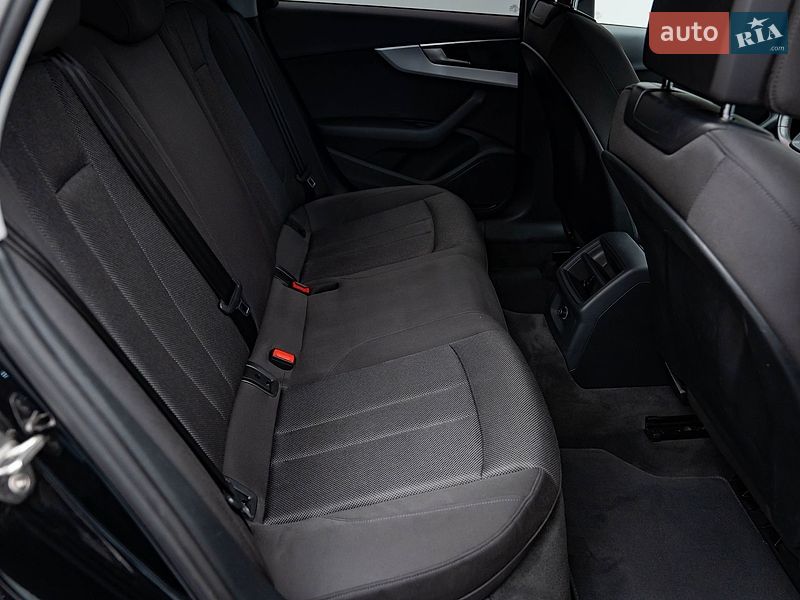 Седан Audi A4 2017 в Києві