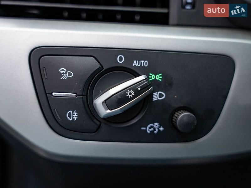 Седан Audi A4 2017 в Києві