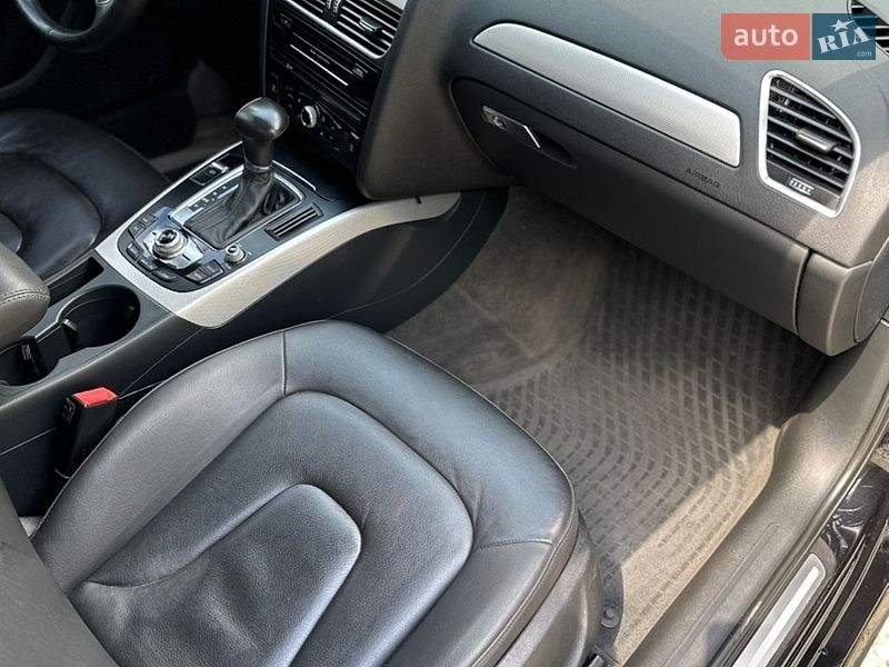Седан Audi A4 2014 в Львові