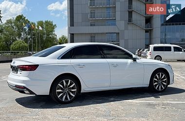 Седан Audi A4 2022 в Киеве