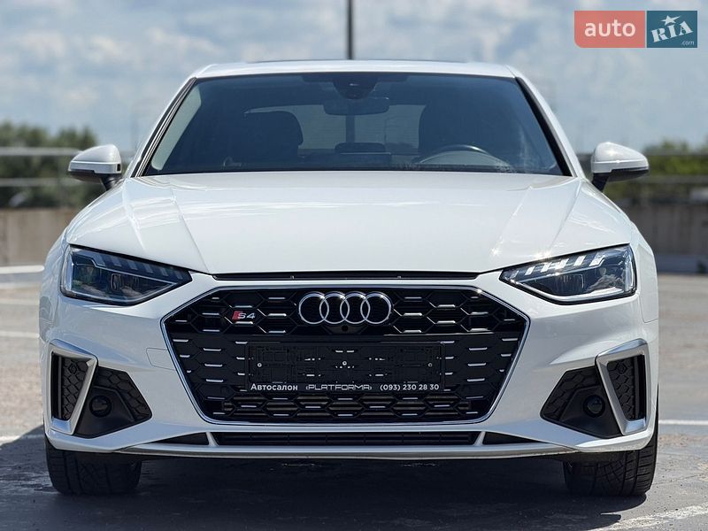 Седан Audi A4 2022 в Киеве