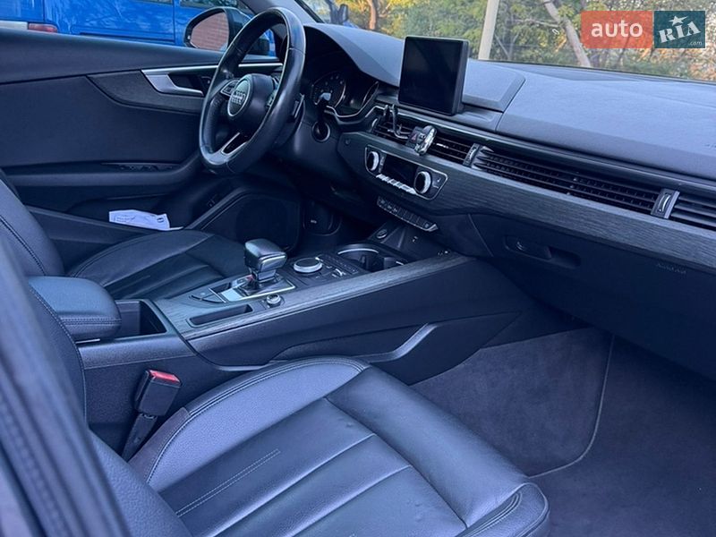 Седан Audi A4 2018 в Одессе