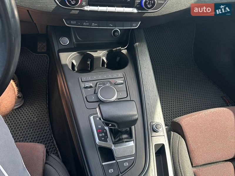 Седан Audi A4 2017 в Рівному