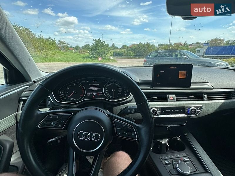 Седан Audi A4 2017 в Рівному