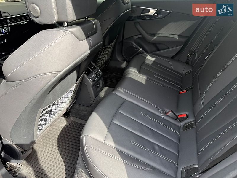 Седан Audi A4 2021 в Киеве