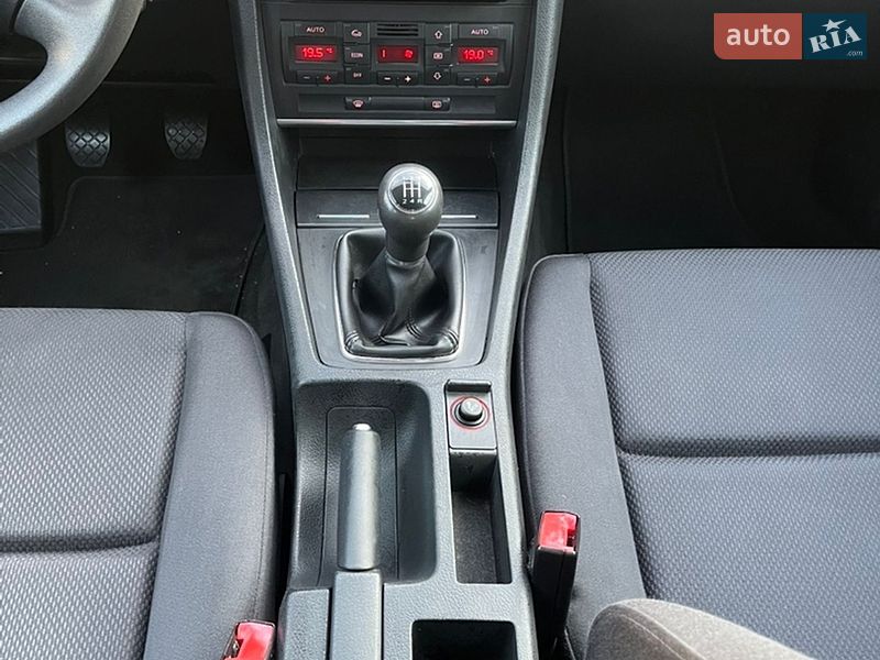 Седан Audi A4 2003 в Звягелі