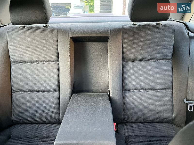 Седан Audi A4 2003 в Звягелі